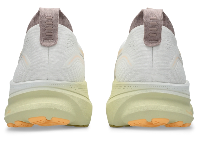 GEL-KAYANO 32 thumbnail