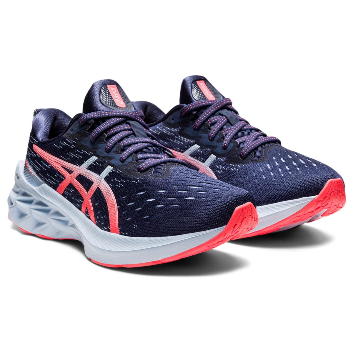 Asics novablast. кроссовки asics novablast w. Asics novablast 2. Asics novablast 2 platinum. Asics novablast.