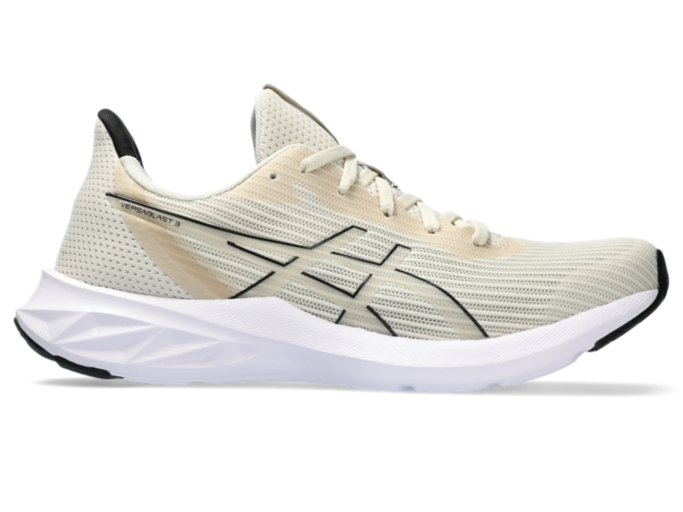 VERSABLAST 3 Women Oatmeal/Black Women's Running Shoes ASICS