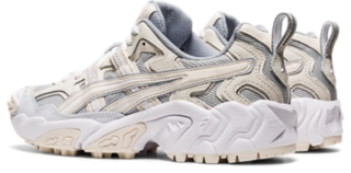 asics sneakers beige