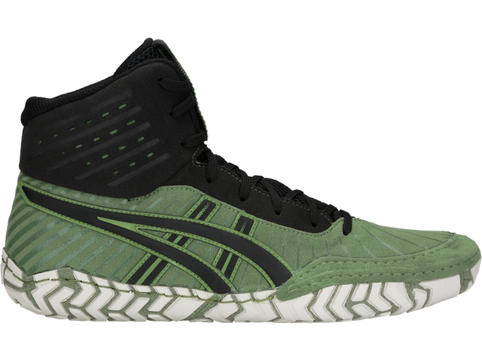 Black asics shop aggressors