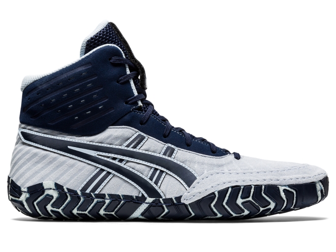 Asics aggressor shop