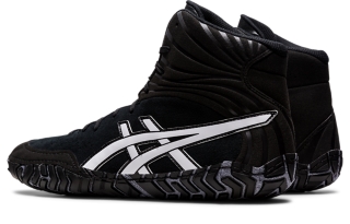 All black sale asics aggressors