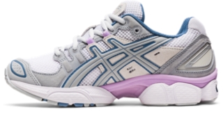 話題の行列 【新品未使用完売】asics GEL-NIMBUS 9 CREAM/WHITE - 靴