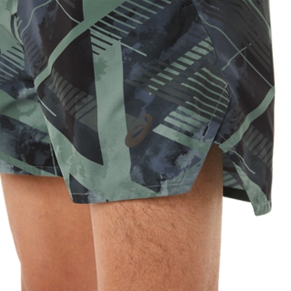 アシックス公式] ランニンググラフィックマルチポケットショーツ