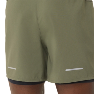 MEN\'S ROAD | Green/Performance Mantle 2-N-1 Black ASICS SHORT | Shorts | 5IN