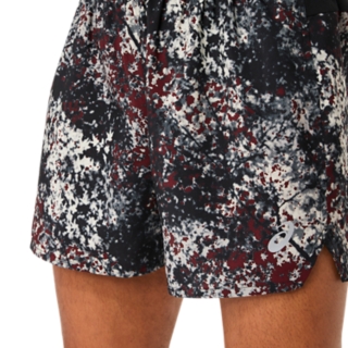 ALL OVER PRINT 5IN SHORT PERFORMANCE BLACK/ANTIQUE RED
