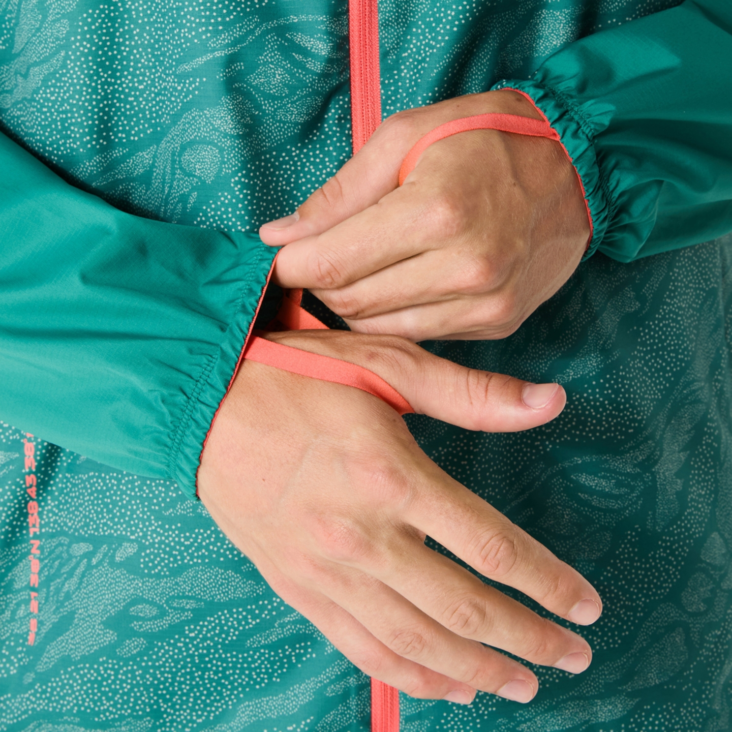 Мужская куртка ASICS Fujitrail Packable, цвет: Берёзовый — фото 6