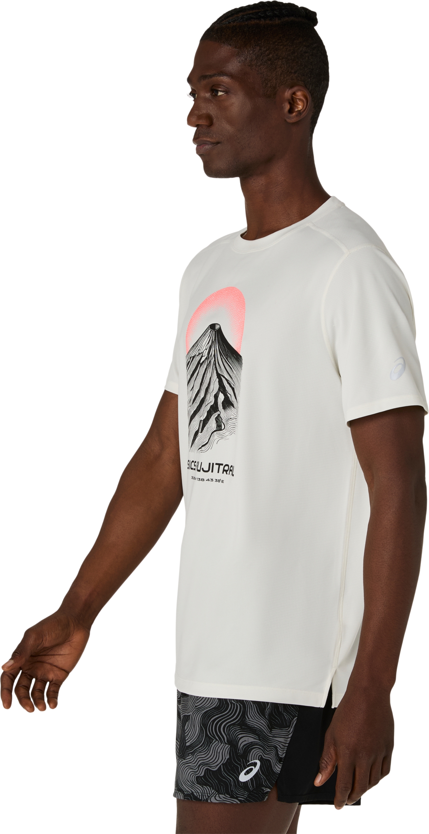 Мужской топ ASICS Fujitrail Logo Short Sleeve Top, цвет: Кремовый — фото 3