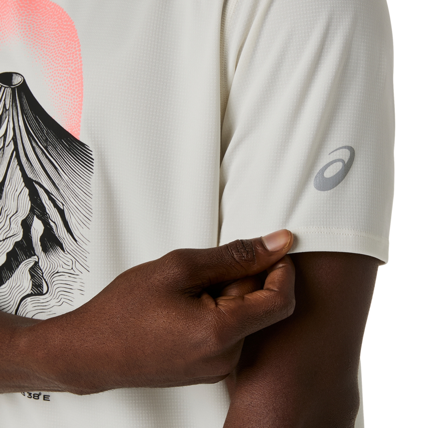 Мужской топ ASICS Fujitrail Logo Short Sleeve Top, цвет: Кремовый — фото 5