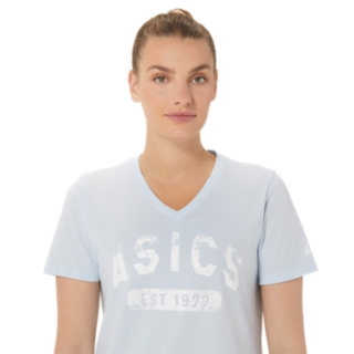 WOMEN'S SHORT SLEEVE EST 1977 V-NECK TEE