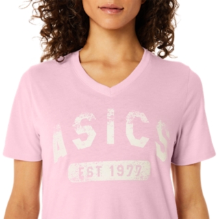 WOMEN'S SHORT SLEEVE EST 1977 V-NECK TEE