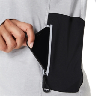 WINTER RUN LONG SLEEVED HOODIE, Image 8 of 10