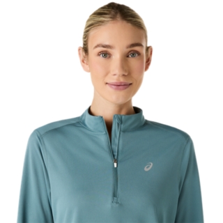 ICON LONG SLEEVE 1/2 ZIP TOP, Image 4 of 7