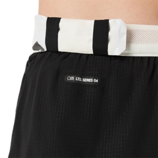 LIMITED SERIES METARUN SPLIT SHORT PERFORMANCE BLACK