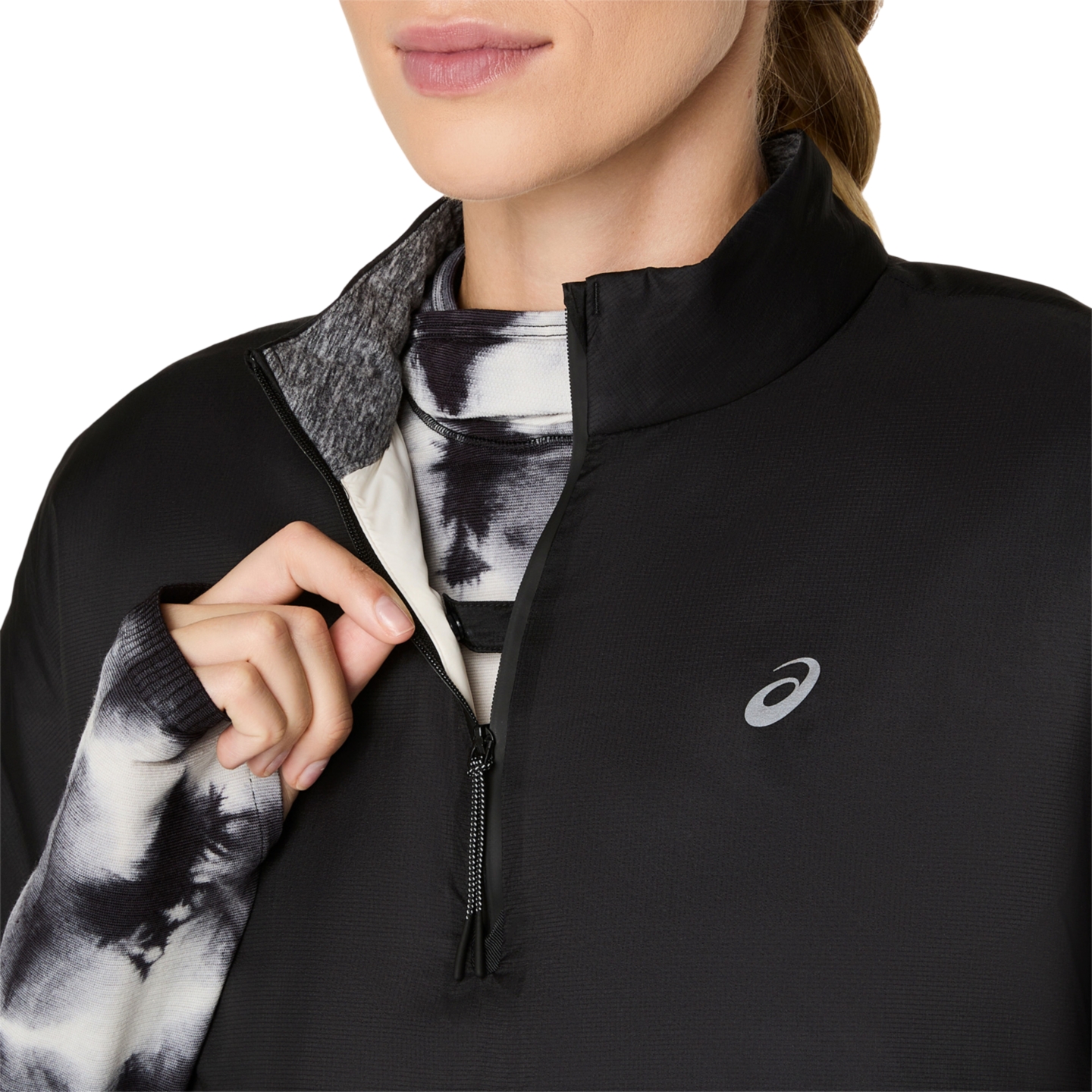 Женская куртка ASICS Limited Series Winter Short Sleeve, цвет: Чёрный — фото 4