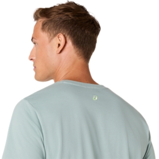 รูปภาพ 5 จาก 6 ถึง ผู้ชาย OCEAN HAZE ASICS CHEST LOGO TEE Men Tops