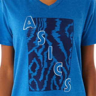 WOMEN'S SHORT SLEEVE ASICS PRINT V-NECK | Lake Drive Heather | T