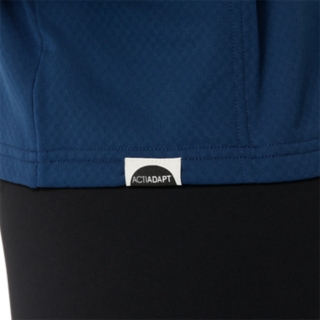 รูปภาพ 5 จาก 7 ถึง ผู้หญิง INDEPENDENCE BLUE ACTIADAPT PACKABLE SHORT SLEEVE TOP เสื้อผ้าผู้หญิงทั้งหมด