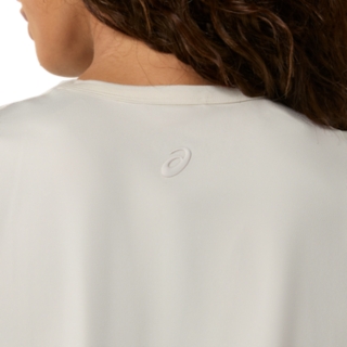 Image 4 of 6 of Women's CREAM REFINED TEXTURE SHORT SLEEVE TOP Women's Short Sleeve Shirts