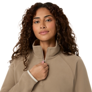 REFINED TEXTURE FLEECE HALF ZIP LONG SLEEVE TOP, Image 5 of 7