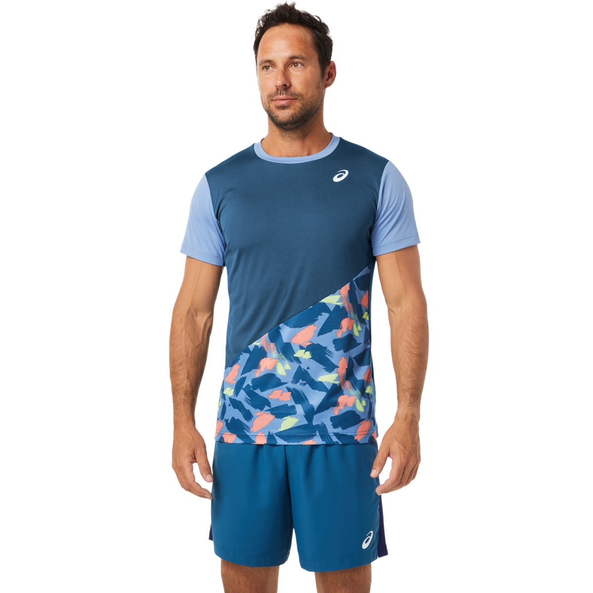 Мужская теннисная одежда ASICS COURT GRAPHIC с короткими рукавами 2041A216