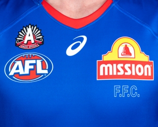 WESTERN BULLDOGS ANZAC HOME REPLICA SHORT SLEEVED GUERNSEY, Image 3 of 6