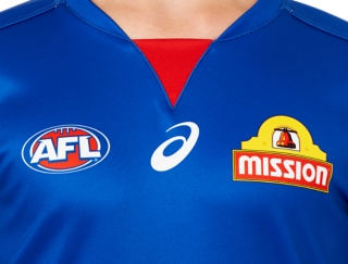 2020 WESTERN BULLDOGS REPLICA HOME GUERNSEY LONG SLEEVED YOUTH, Image 5 of 7