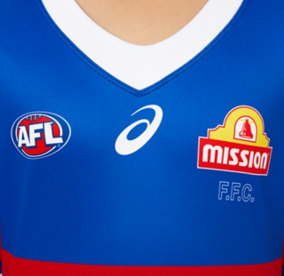 WESTERN BULLDOGS REPLICA HOME GUERNSEY LONG SLEEVED YOUTH, Image 3 of 7