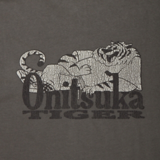 WASHED LONG SLEEVED GRAPHIC TEE