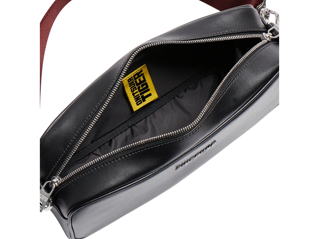 Onitsuka Tiger BAG L PERFORMANCE BLACK 3183B049 Onitsuka Tiger BAG L PERFORMANCE BLACK 3183B049