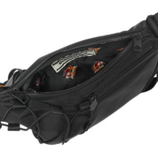 SMALL MESSENGER BAG - BLACK | Onitsuka Tiger Official Store AU