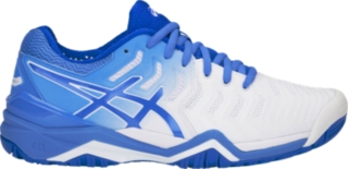 blue tennis shoes