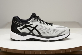 asics 2e wide